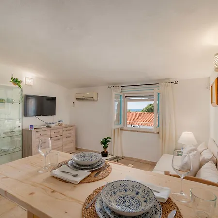 Deborah By Interhome Villa *